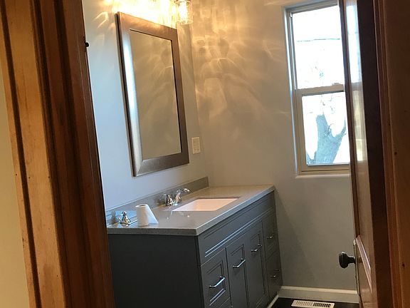 4th image of 8622 W Hayes Pl