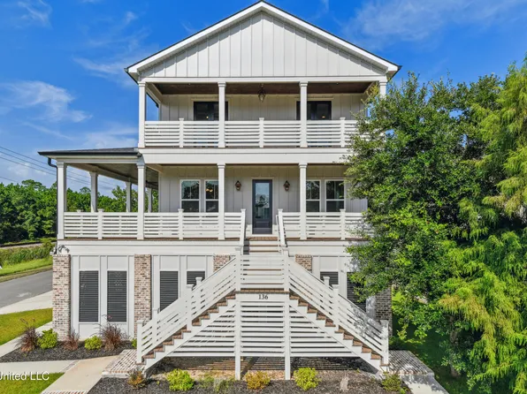 136 Vista Dr, Pass Christian, MS 39571
