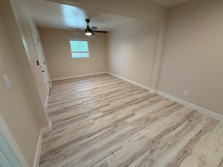1537 Keesling Ave — Photo 10