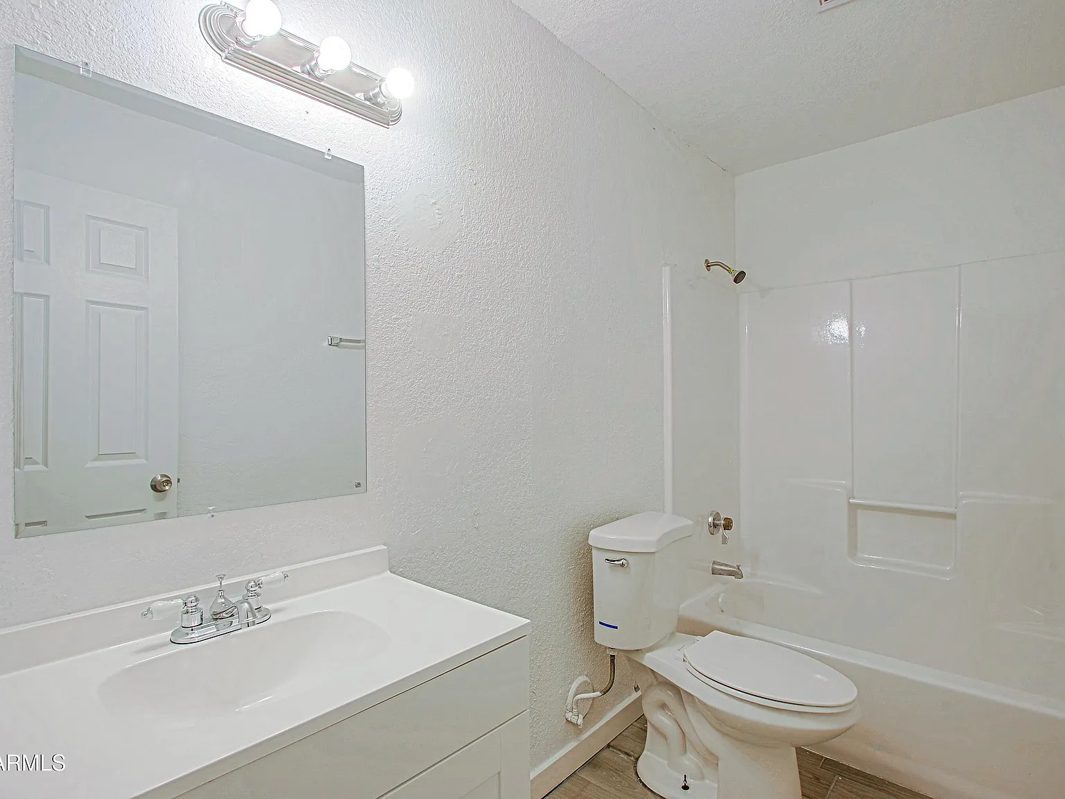 3 bed, 2.0 bath, 1104 sqft, $1,495 — Photo 2