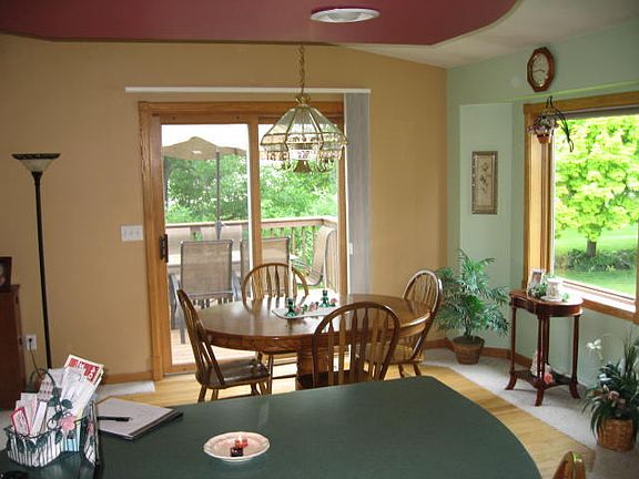 3rd image of 128 Marigold Ln N