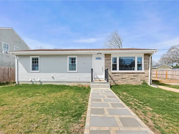 34 Massachusetts Ave, Cumberland, RI 02864