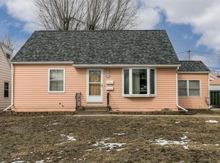 1434 Golfview Dr NE, Cedar Rapids, IA 52402