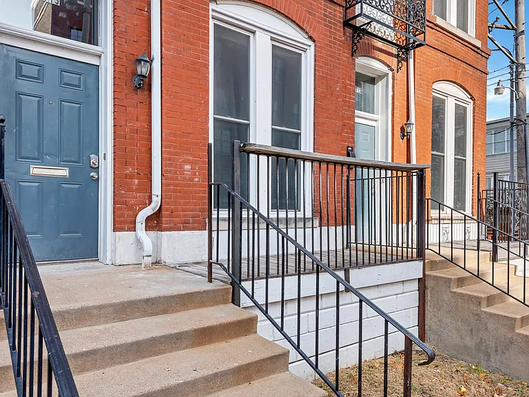 715 Barton St #715 — Photo 16