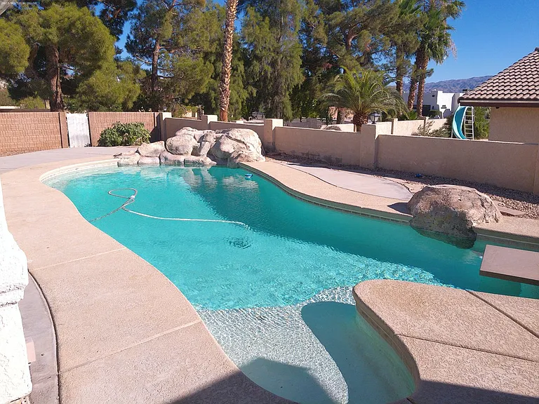 2410 Baron Dr — Photo 42