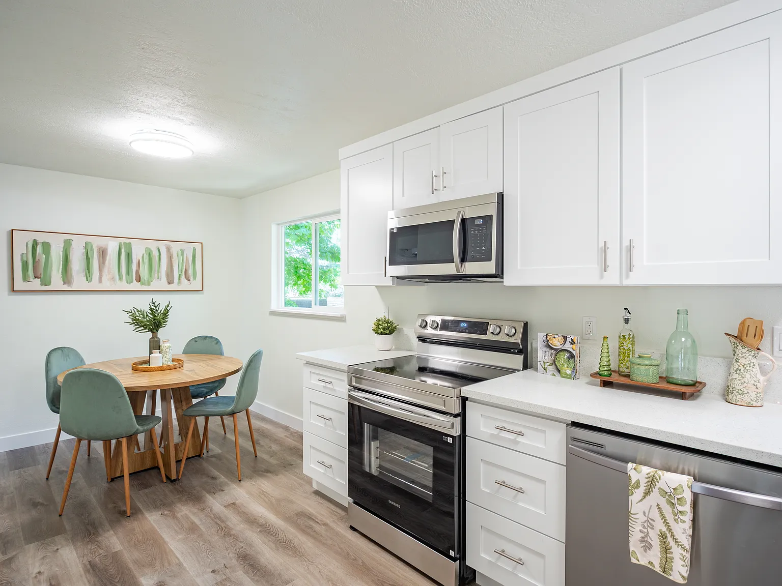 2 bed, 1040 sqft, $1,950 — Photo 3