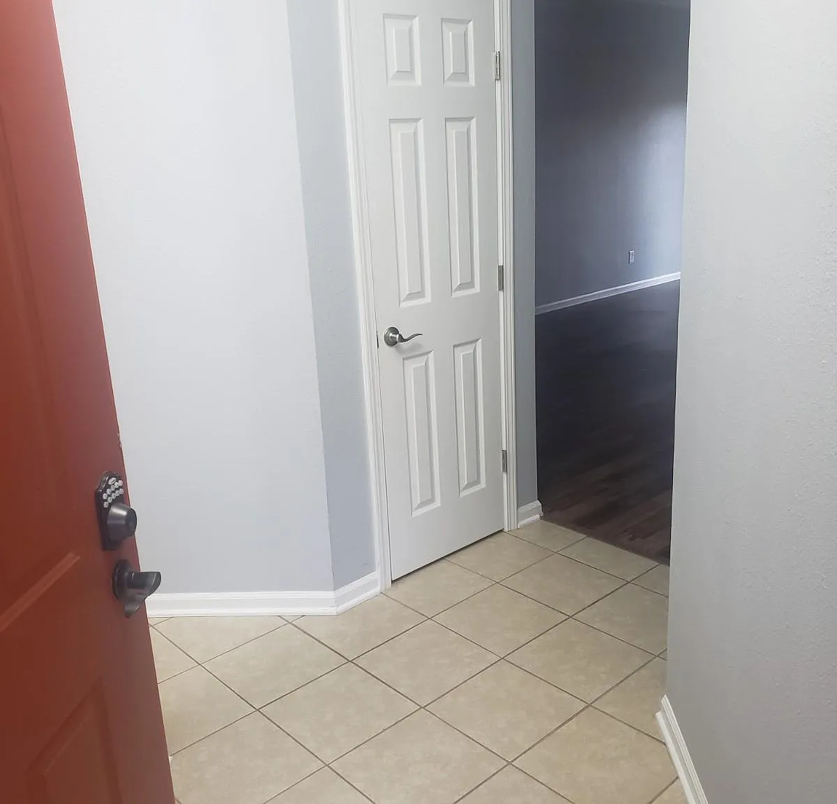 2 bed, 1049 sqft, $1,500 — Photo 2