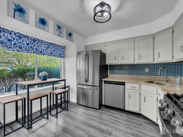 15 Deerfield Ln, Jamesburg, NJ 08831