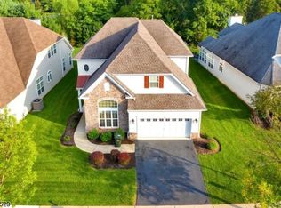 21 Schindler Ct, Somerset, NJ 08873