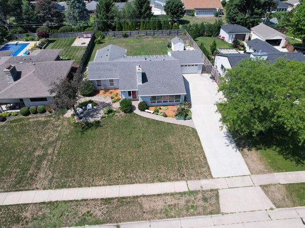7744 2nd AVENUE, Kenosha, WI 53143