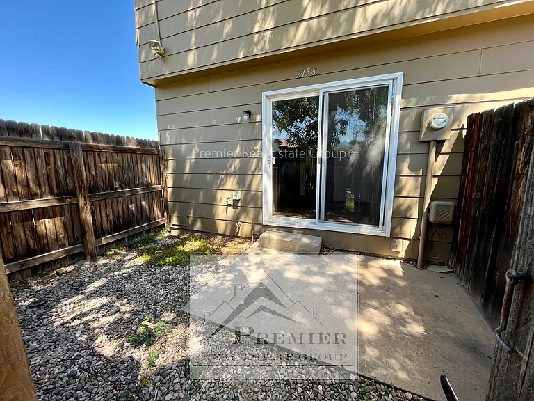 2158 Baltimore Cir — Photo 11