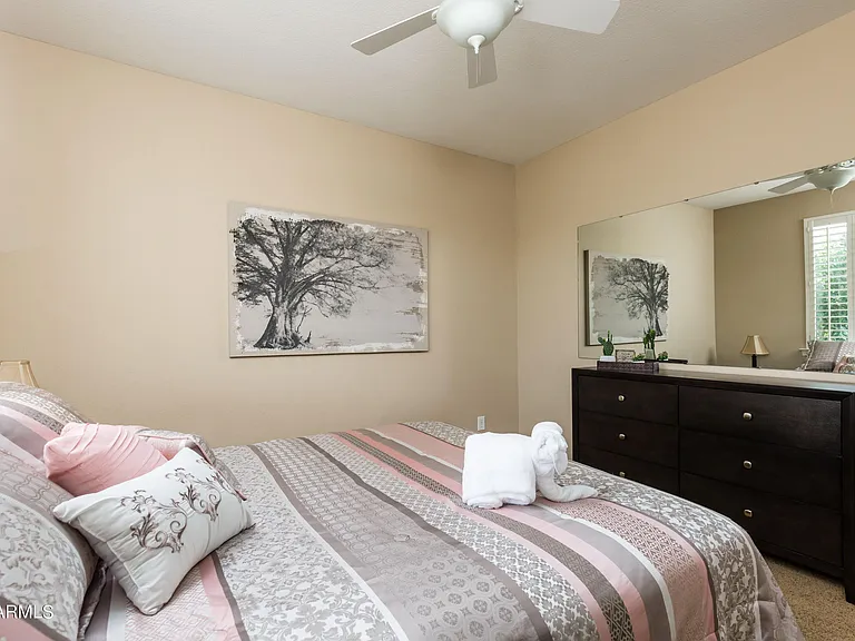 8408 W Midway Ave — Photo 34