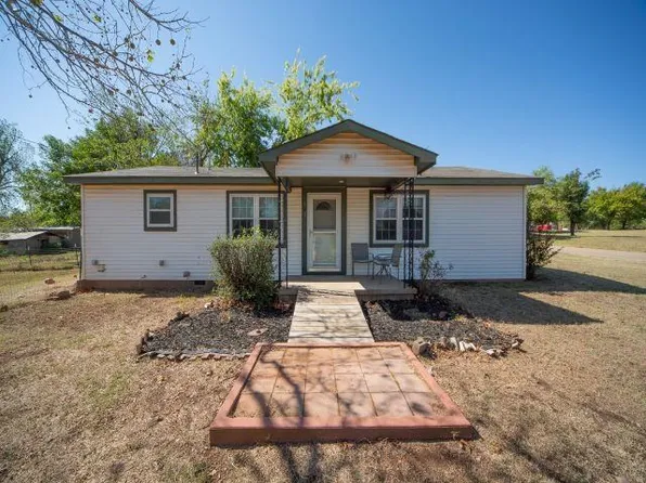 605 E Santa Fe St, Carney, OK 74832