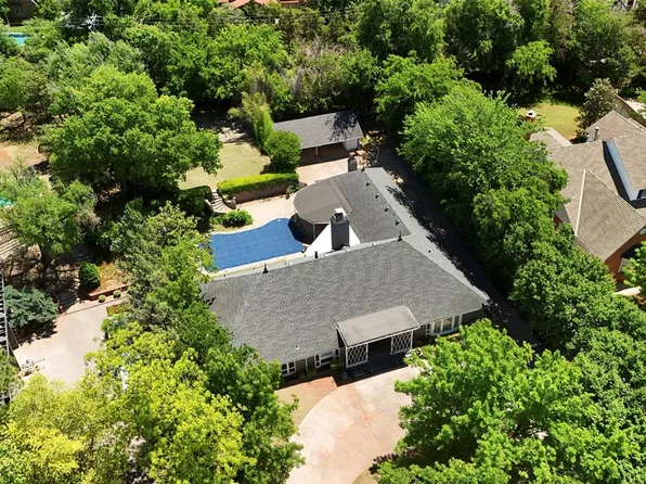 7104 Brentwood Rd, Nichols Hills, OK 73116
