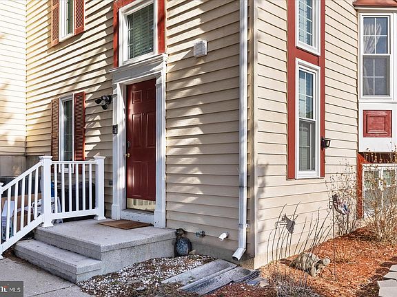 4th image of 416 Spalding Ct