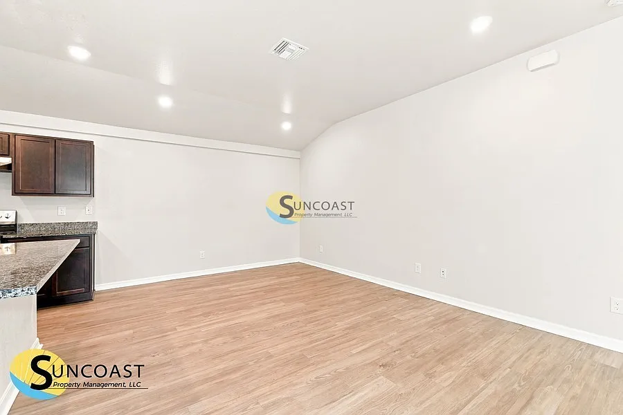 Spacious Retreat Near Beaches and Nature — Photo 3