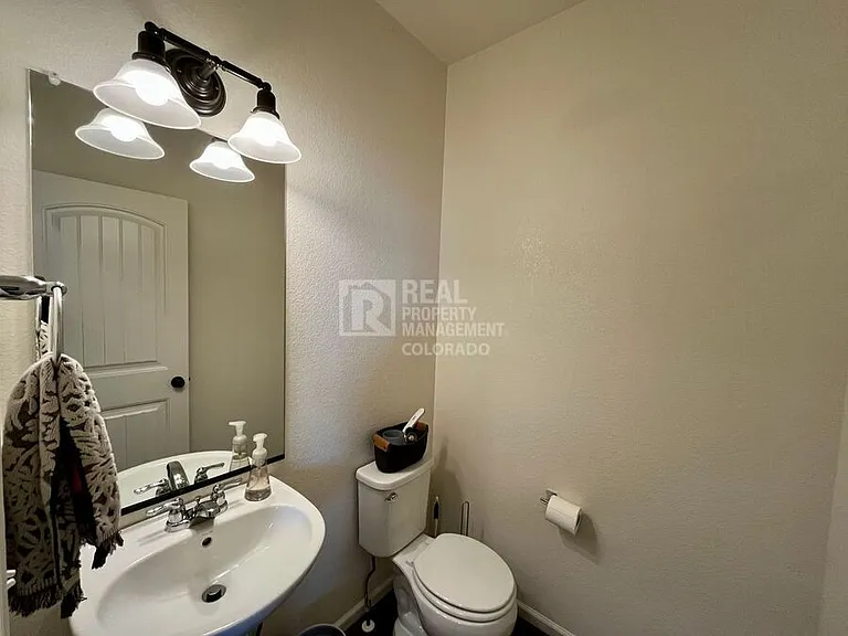 5992 Central Park Blvd — Photo 5