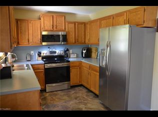 14 Teenia St, Thomasville, NC 27360