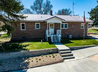 1104 5th St, Stapleton, NE 69163