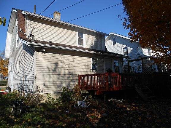 4th image of 374 N Cedar St