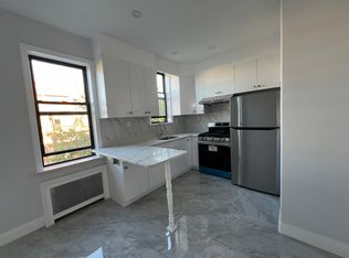 7822 73rd Pl, Glendale, NY 11385