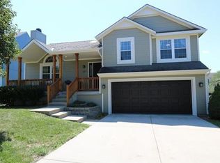 337 W Cottonwood Dr, Raymore, MO 64083