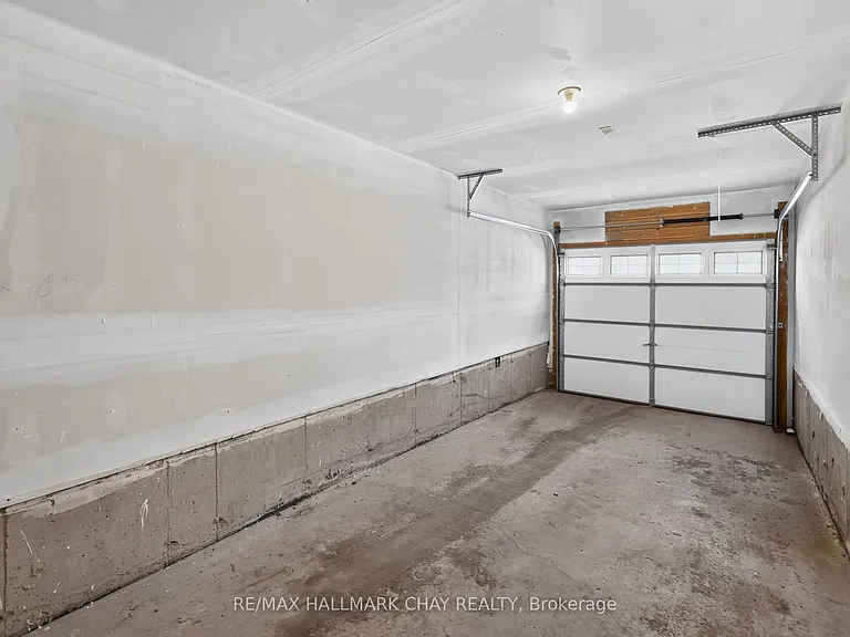 11 Pumpkin Corner Cres — Photo 25