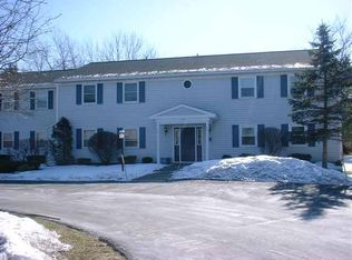 176 Cedarview Ln, Watervliet, NY 12189
