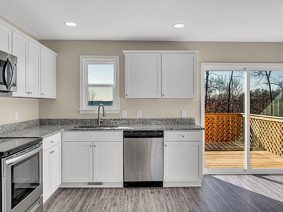 5th image of 829 Skyview Dr