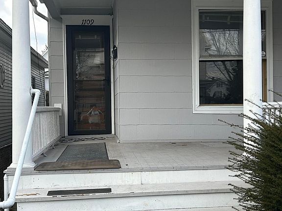 3rd image of 1109 Bryn Mawr St