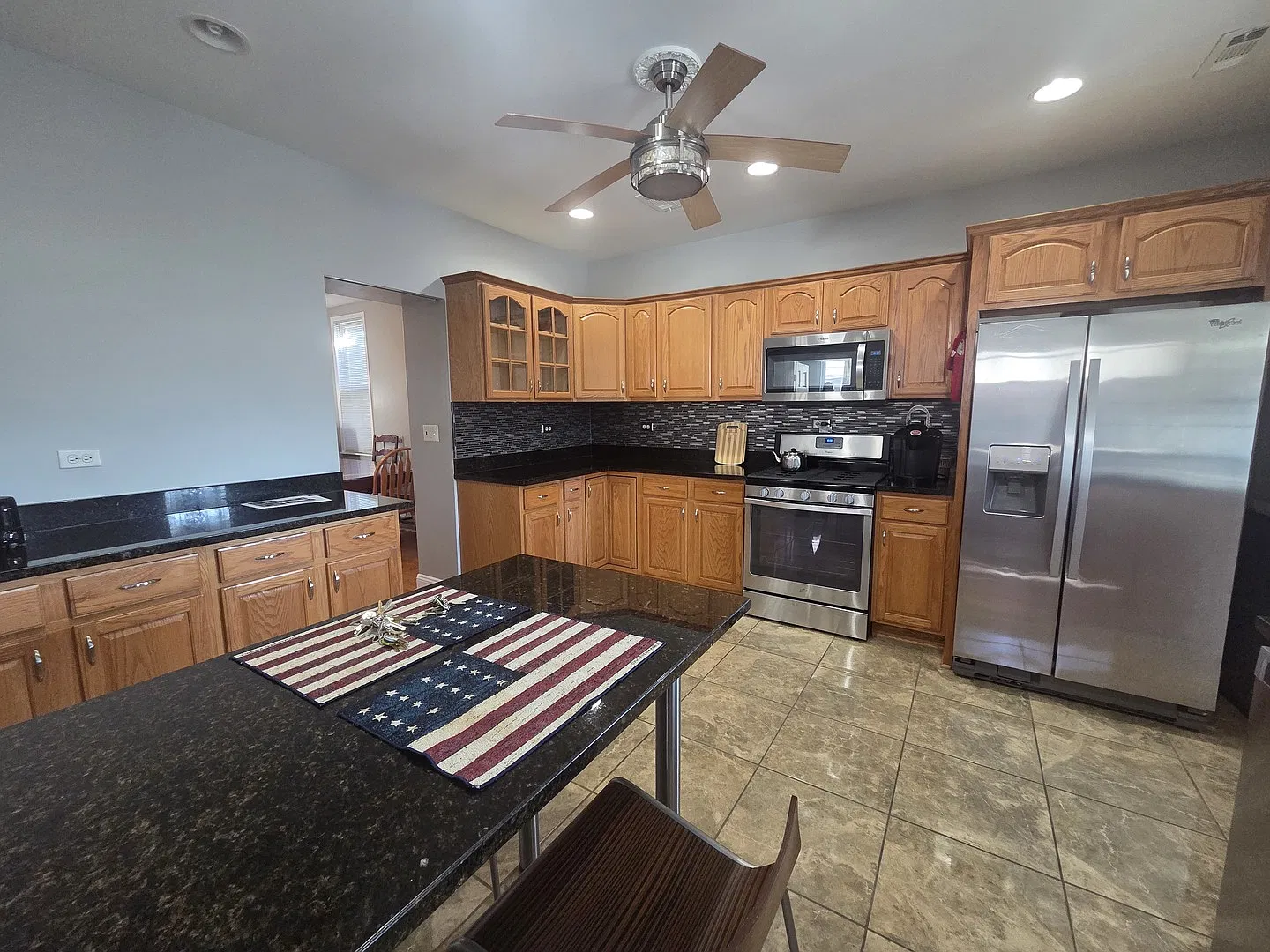 2 bed, 1200 sqft, $2,300 — Photo 4