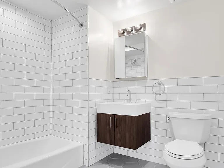 300 Washington St #4B — Photo 4