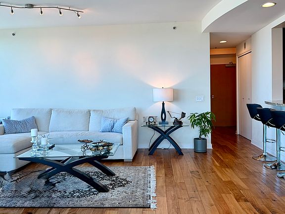 3rd image of 425 1st St Unit 2203