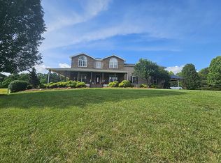 131 Kolmer Ln, Mount Airy, NC 27030
