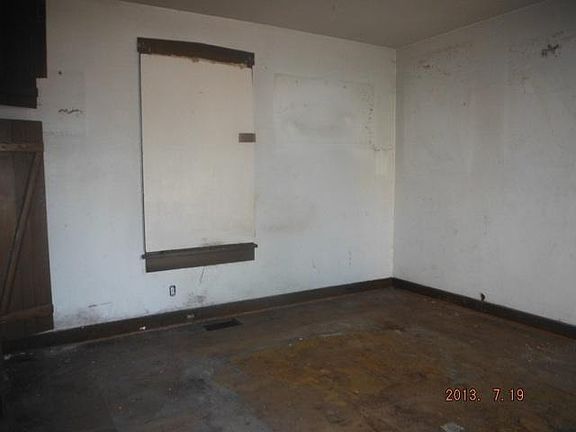 3rd image of 105 Church St