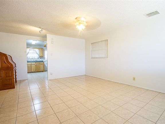 3rd image of 5005 Vulcan Ave