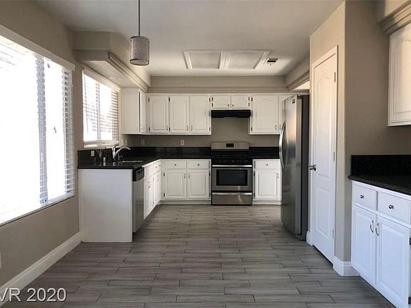 3rd image of 8600 Sierra Cima Ln
