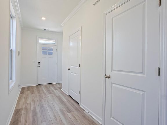 3rd image of 782 Brisbane Ct