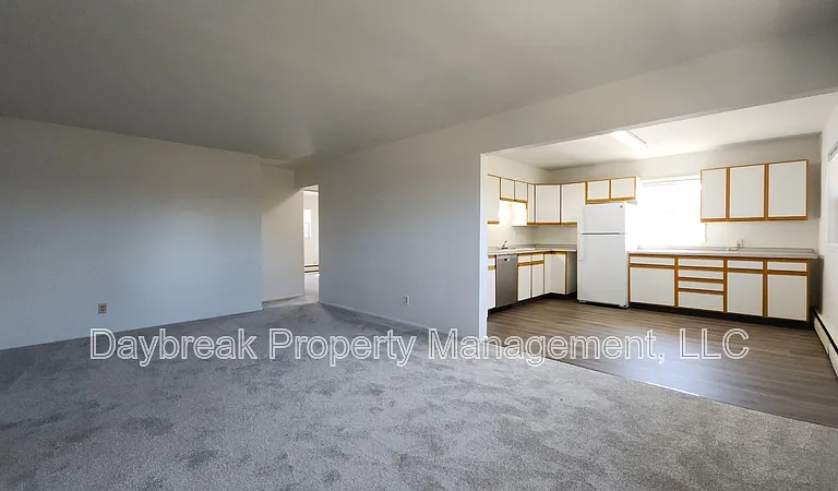 2913 8th St N #5 — Photo 2