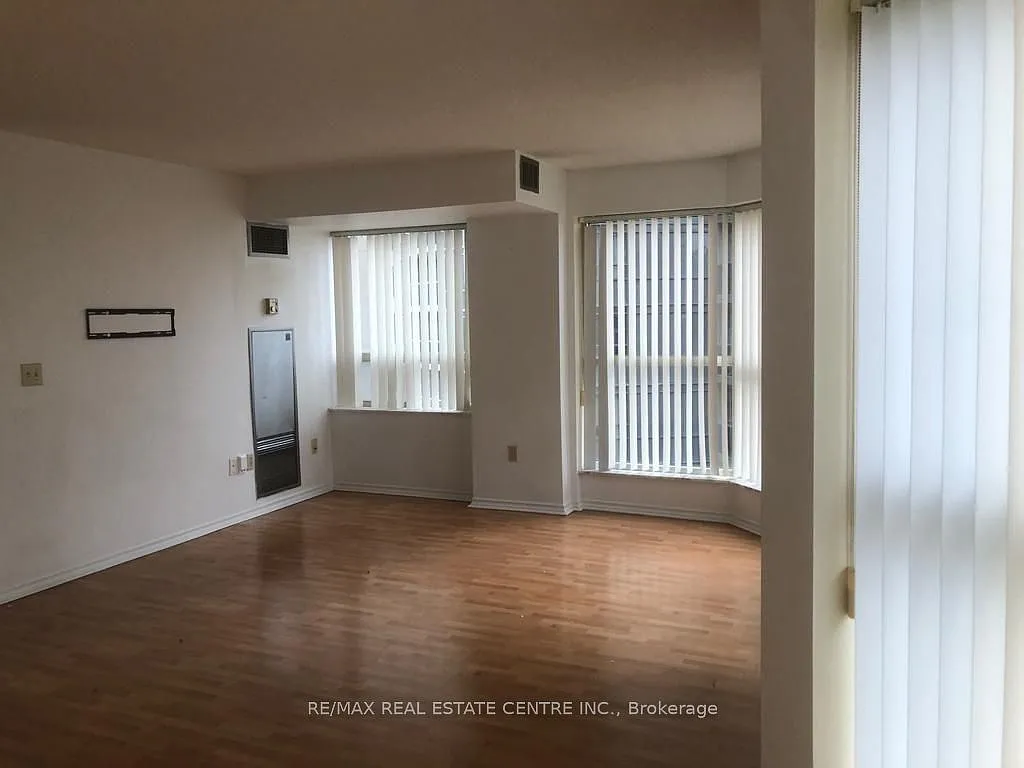 Building Photo - 335 Webb Dr #804