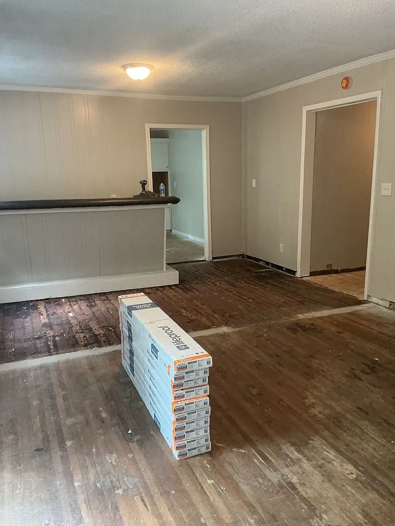 Renovated Large 2 Bedroom Home in Western Birmingham — Photo 3