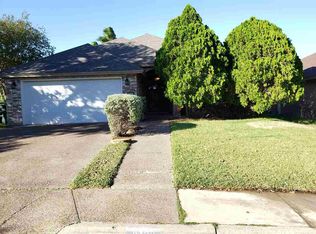 8906 Rolling Hills Dr, Laredo, TX 78045