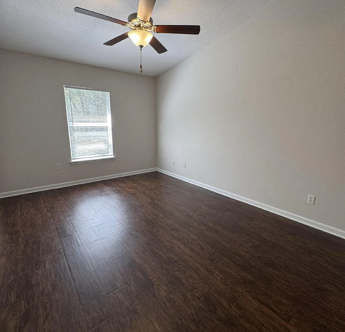 2 bed, 2.0 bath, 1176 sqft, $1,295 — Photo 3