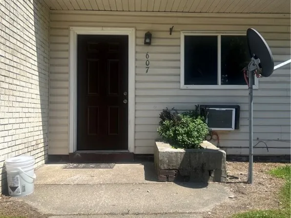 607 Monticello Dr, Hopewell, VA 23860