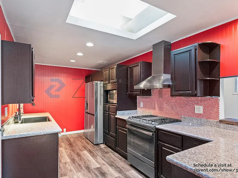 1038 Colton Ave — Photo 16