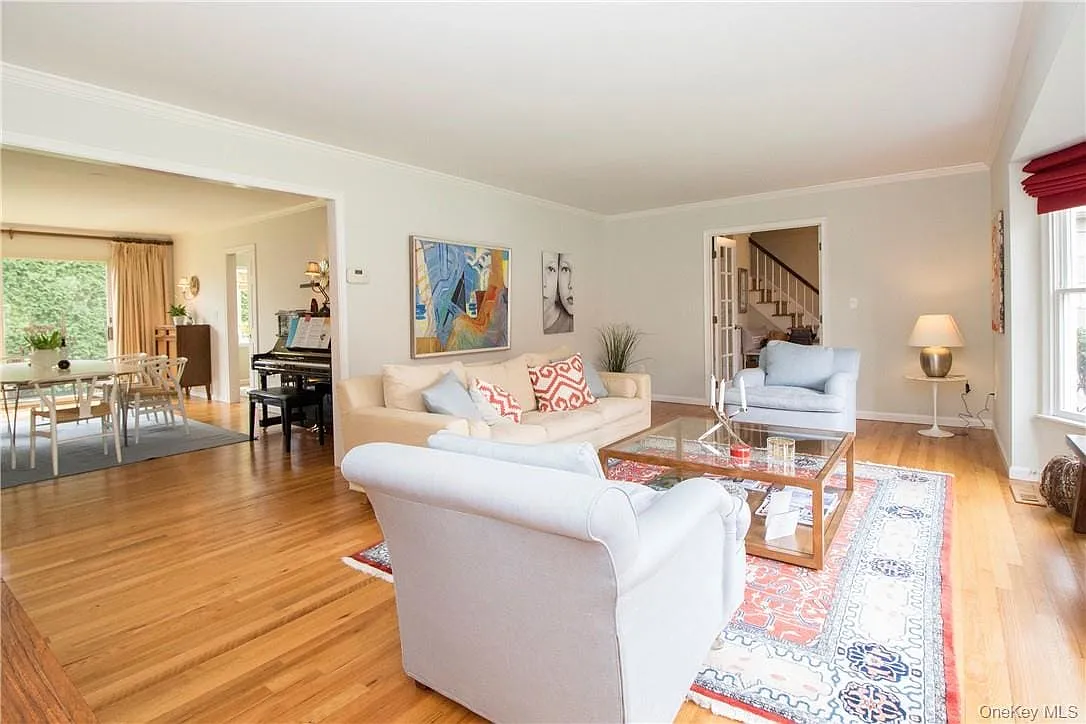 4 bed, 2.5 bath, 2518 sqft, $12,000 — Photo 4
