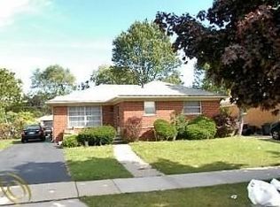 15020 Dartmouth Ave, Oak Park, MI 48237