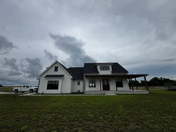 1738 Mohawk Rd, McPherson, KS 67460