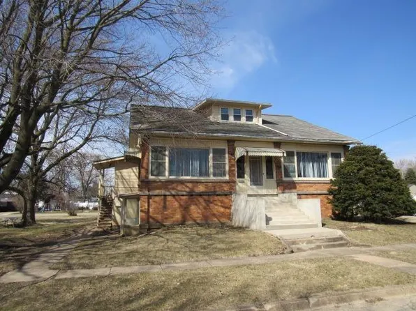 502 S Linden St, Monticello, IA 52310