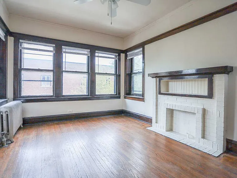 1533 W Cornelia Ave #2 — Photo 4